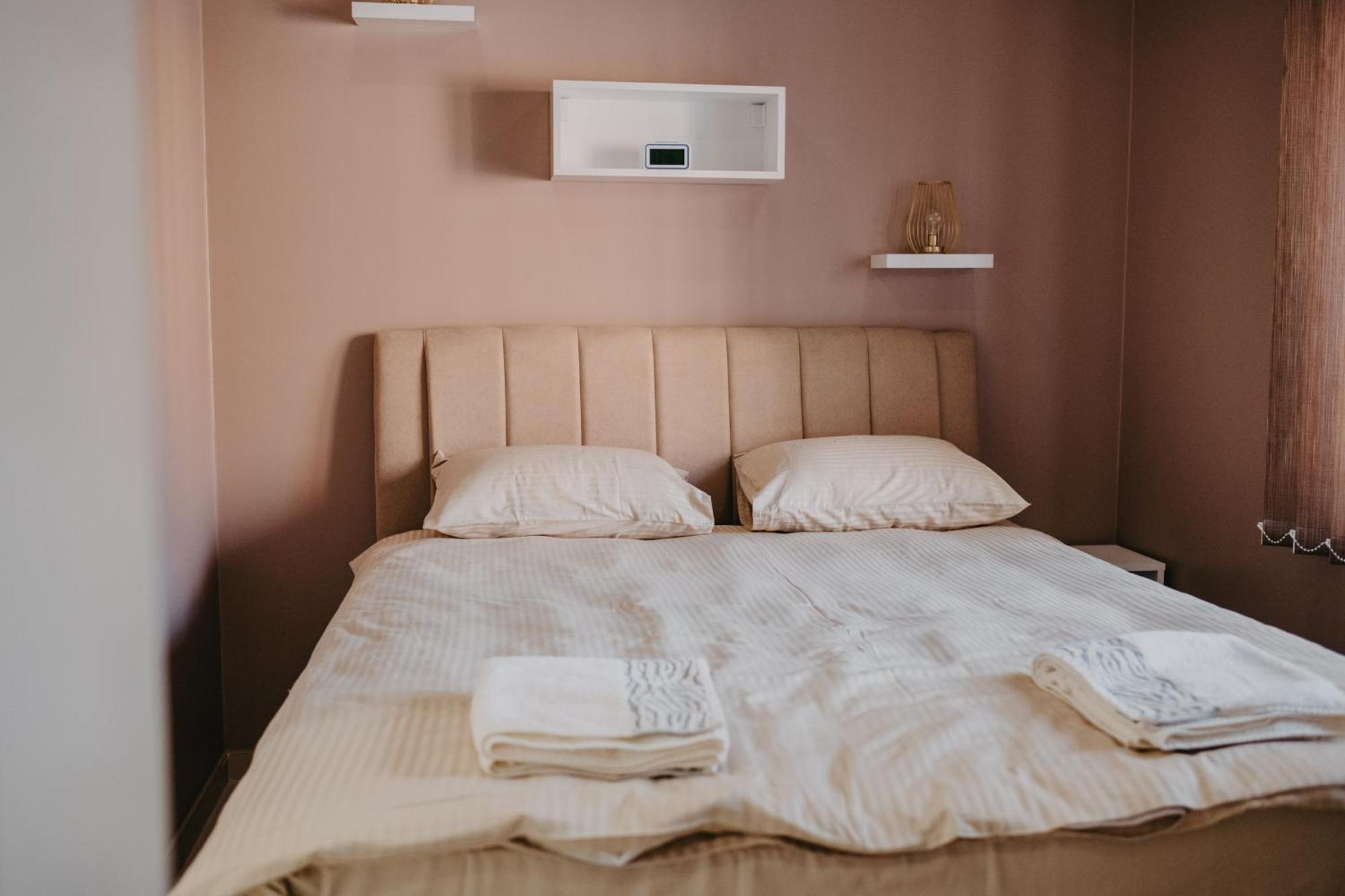 Prenociste Park Bed & Breakfast Modrica Exterior foto