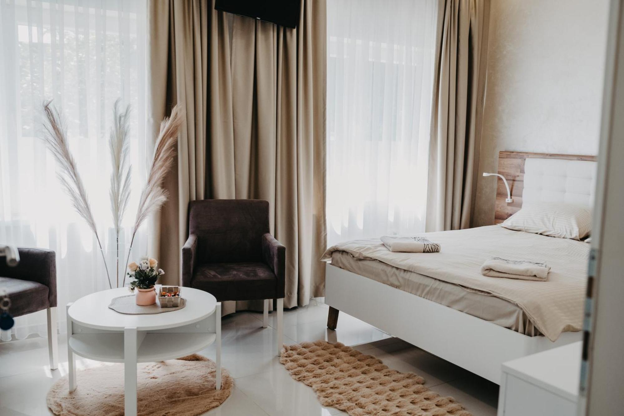 Prenociste Park Bed & Breakfast Modrica Exterior foto