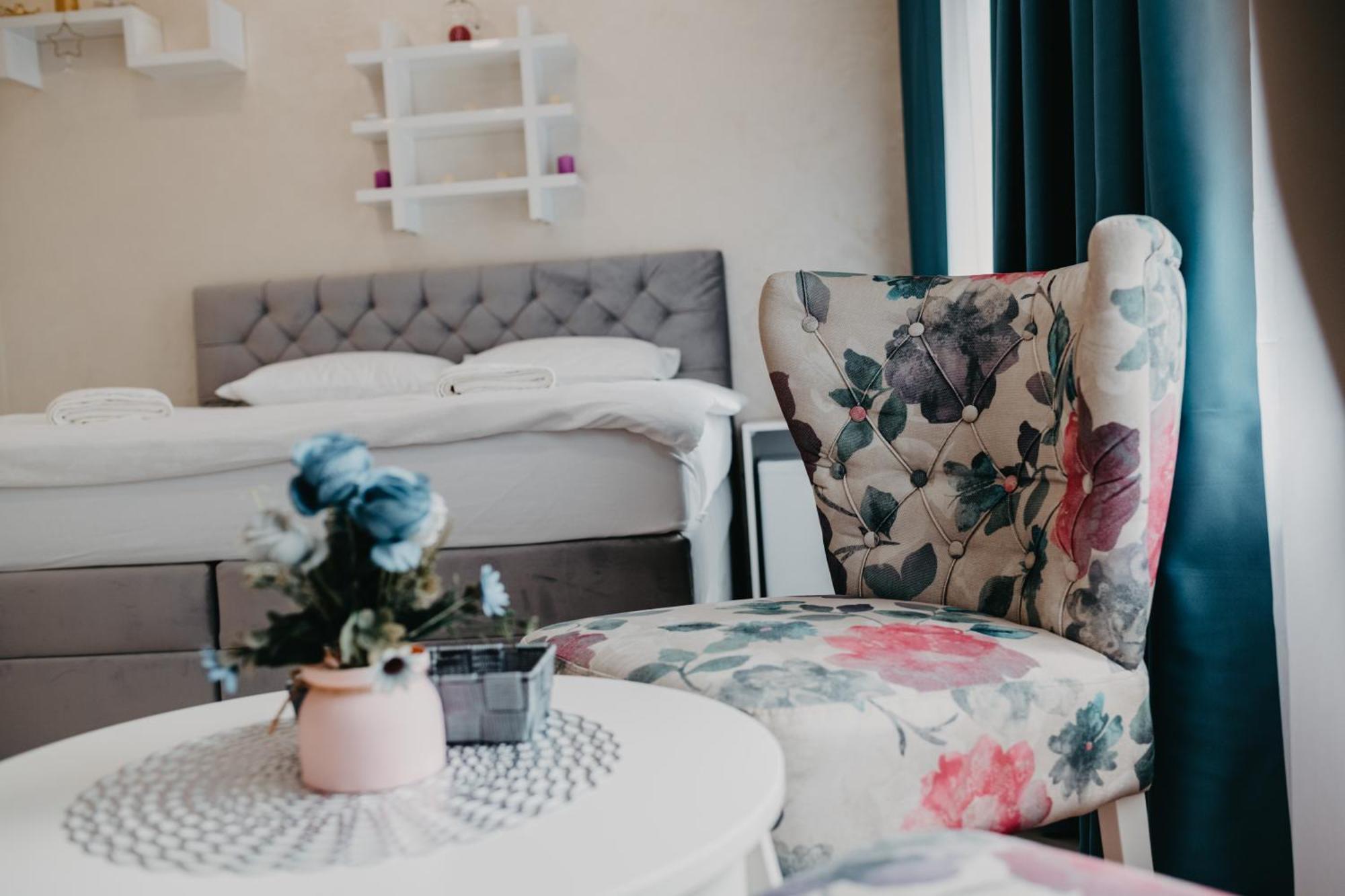 Prenociste Park Bed & Breakfast Modrica Exterior foto